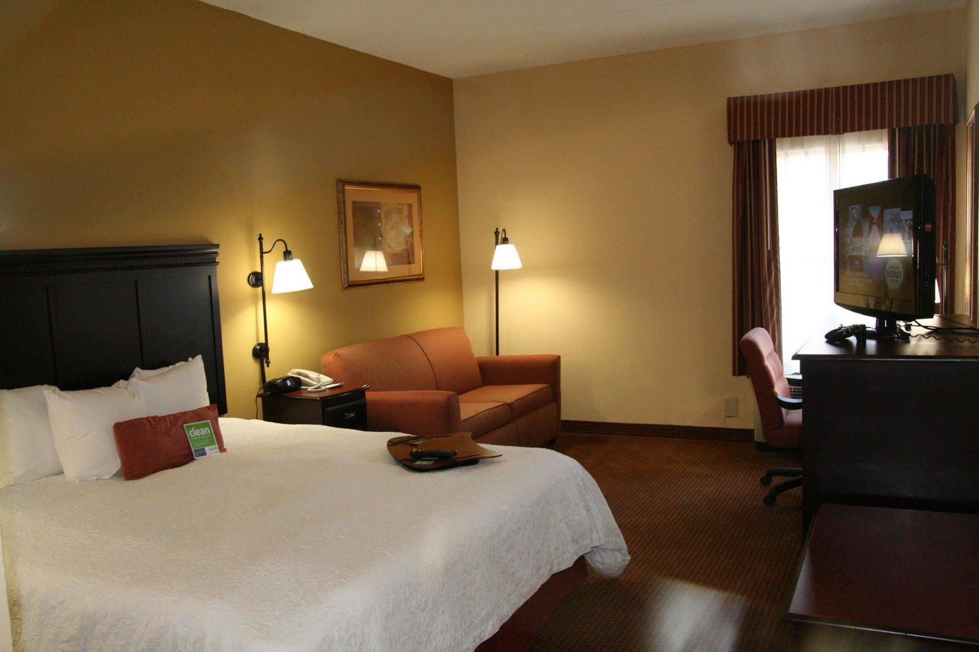 Hampton Inn Olive Branch Room photo